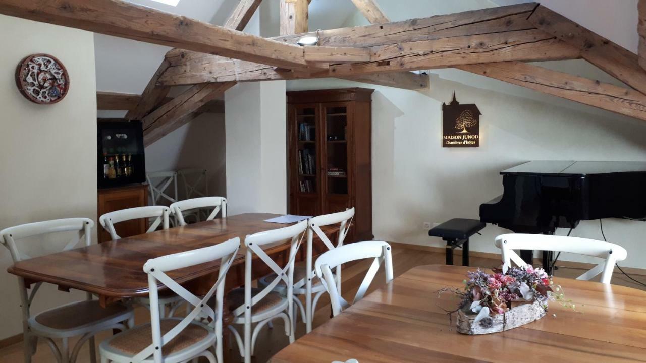 Maison Junod Romainmotier Exterior photo